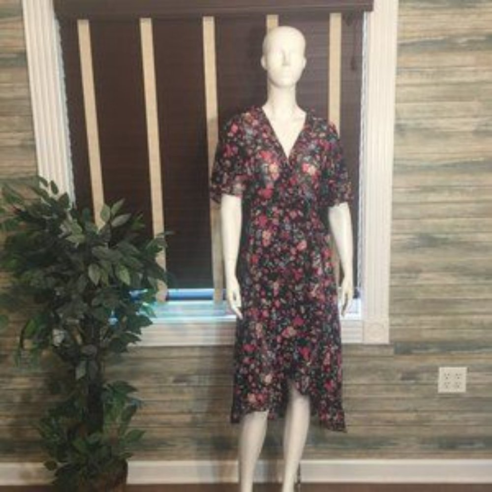 New With tag Calvin Klein  Faux Wrap Flower Print Maxi Dress size 4